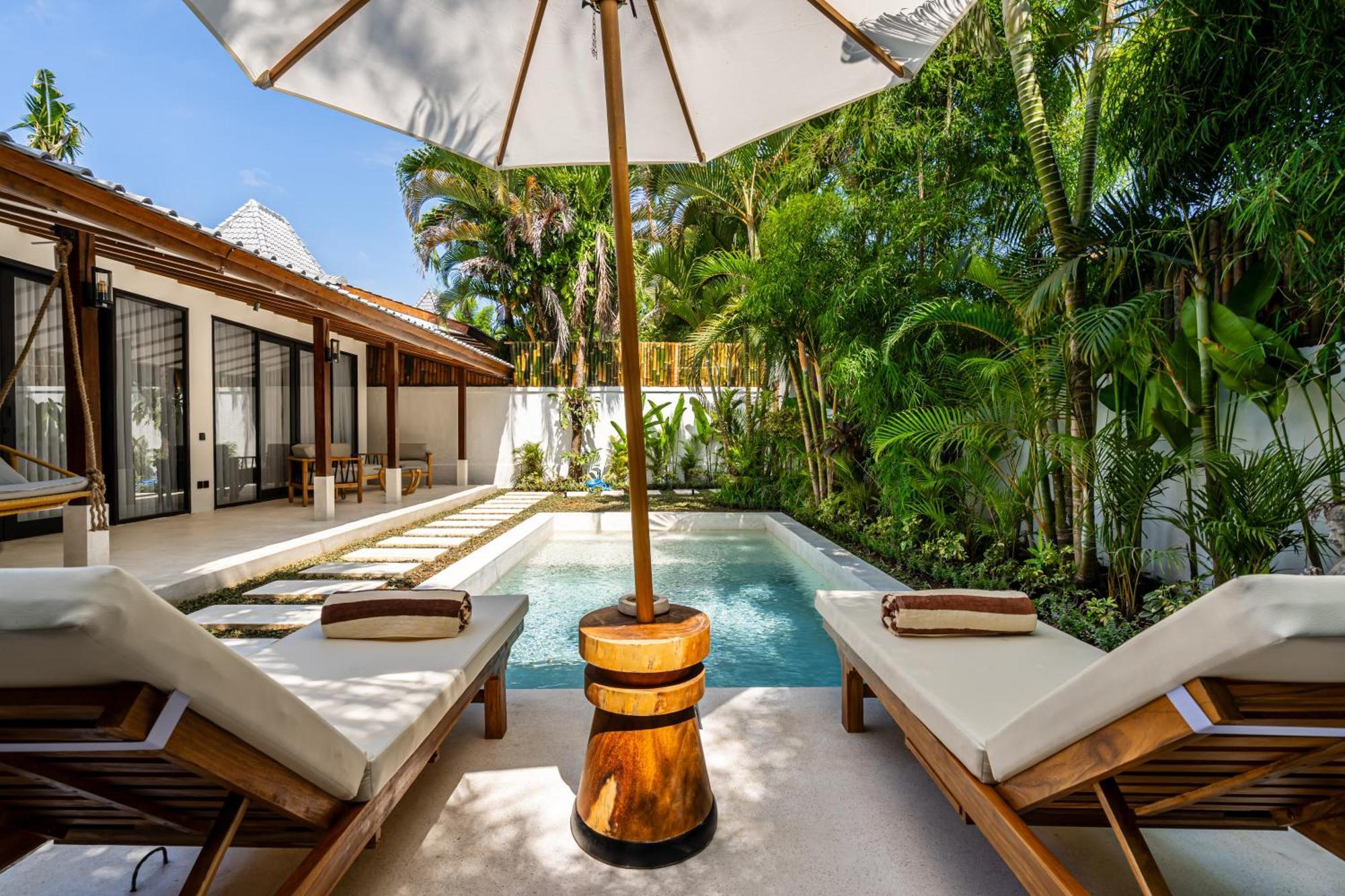 Villa Udara By Evdekimi - Spacious 4br Pool With Lush Garden At Artistic Center Of