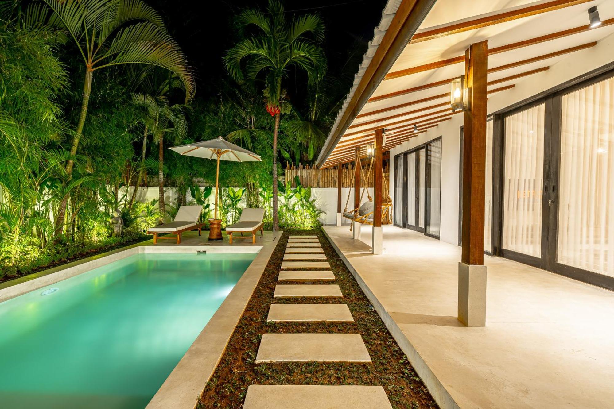 Udara By Evdekimi - Spacious 4br Pool With Lush Garden At Artistic Center Of Villa