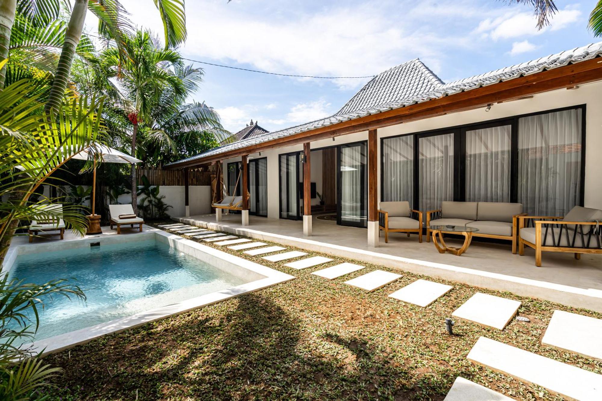 Udara By Evdekimi - Spacious 4br Pool With Lush Garden At Artistic Center Of Villa *