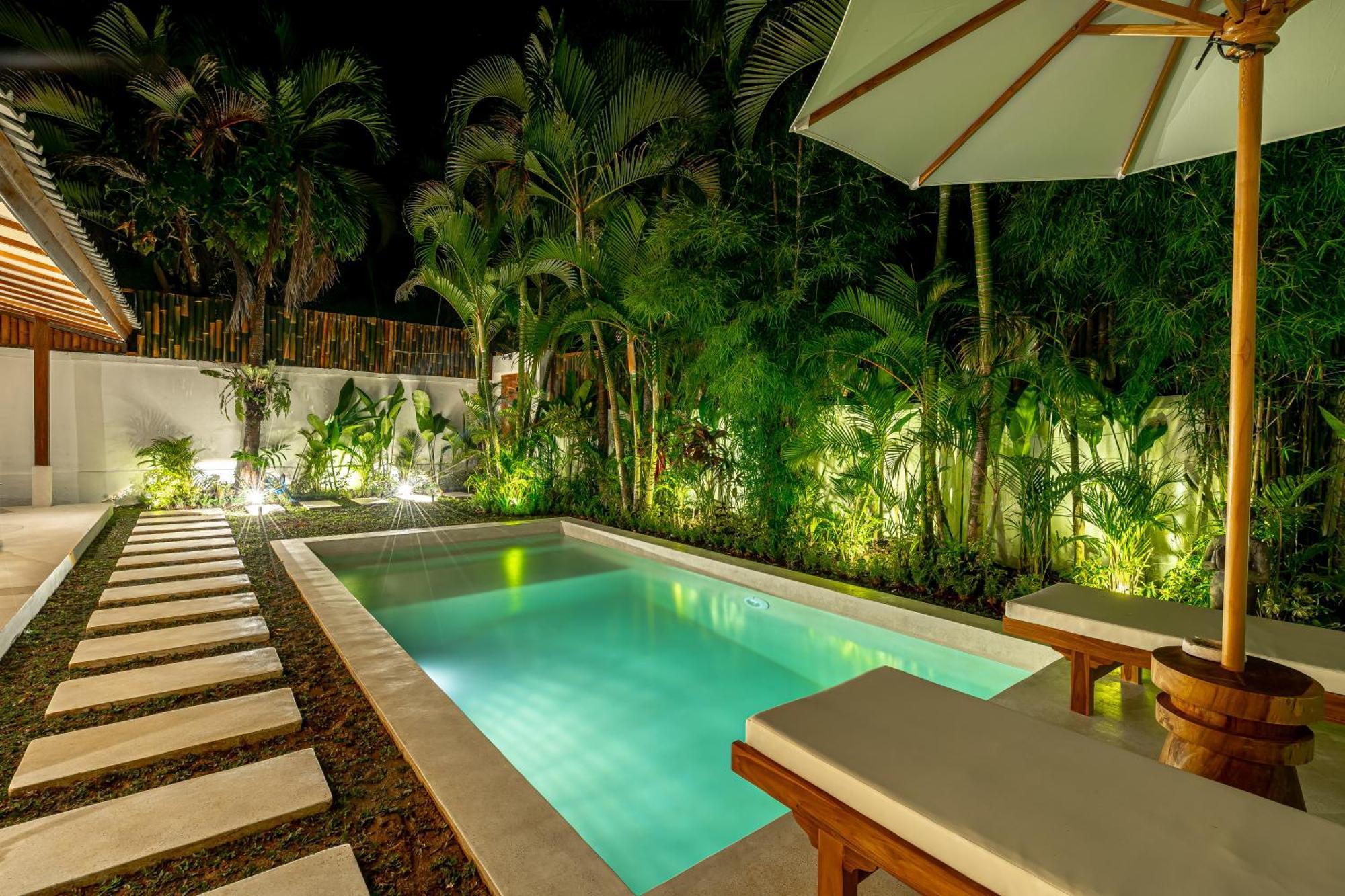 Udara By Evdekimi - Spacious 4br Pool With Lush Garden At Artistic Center Of